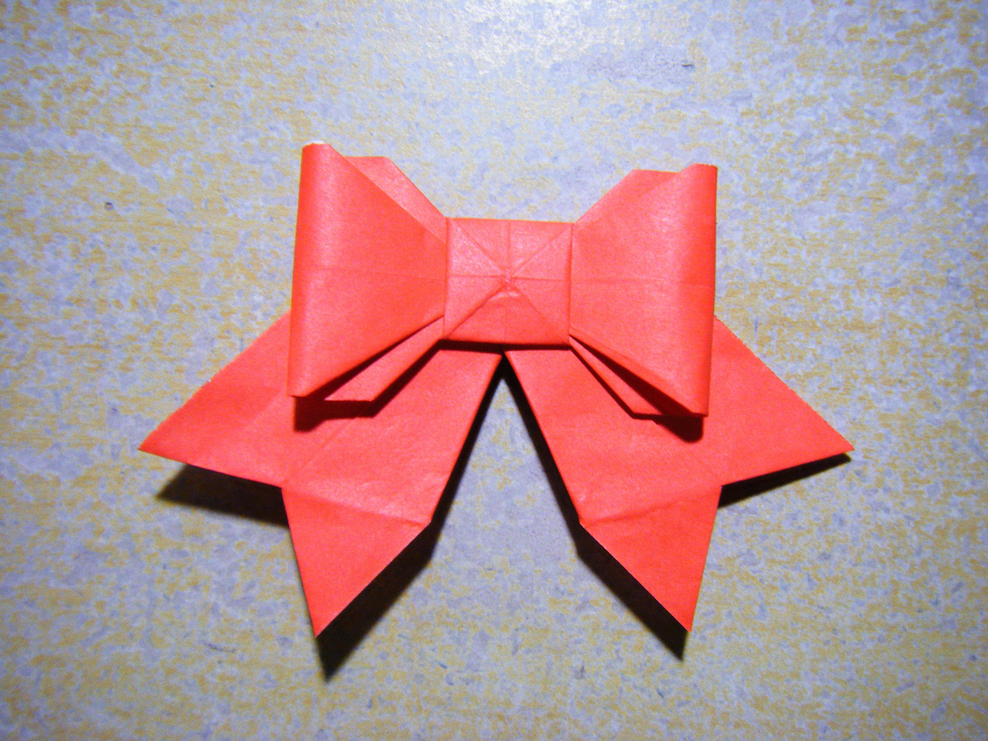 折り紙で簡単に立体のかわいい手作りリボンのクリスマスオーナメントを ポッチャリータイムズ