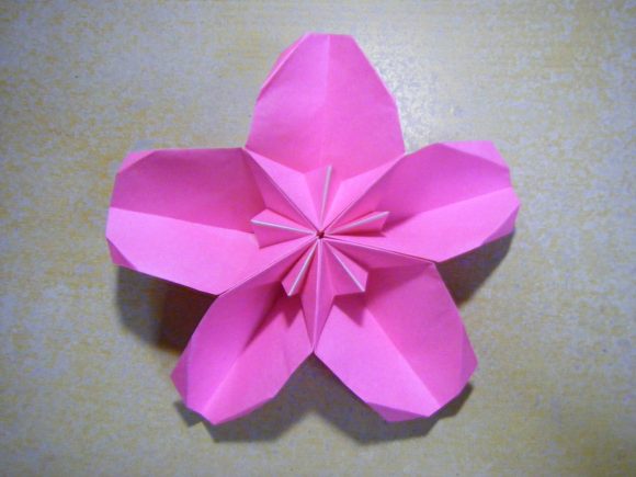 お正月 折り紙で立体の梅の花飾りの作り方は 幼児でも簡単な折り方 ポッチャリータイムズ