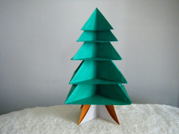 おしゃれな卓上用ミニクリスマスツリーを折り紙で手作り ポッチャリータイムズ